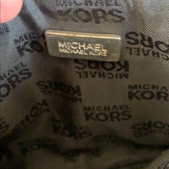 Michael Kors wristlet - Picture 2 of 3
